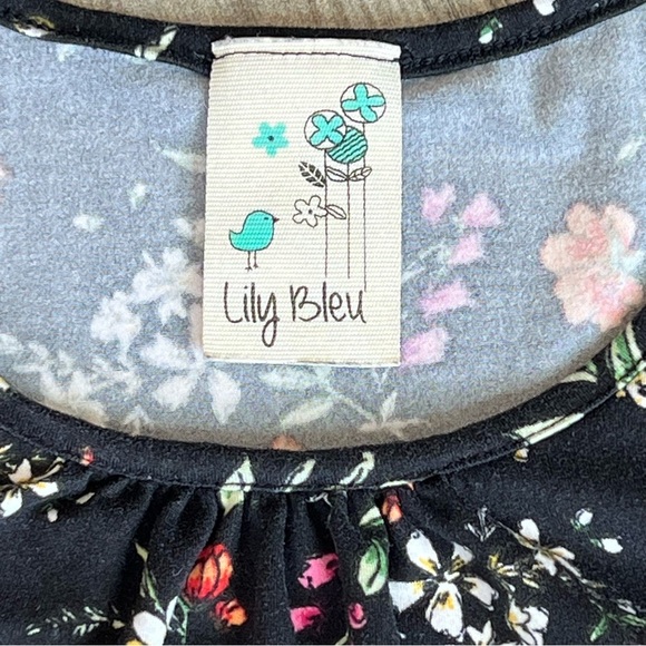 Lily Bleu Girls Floral Cold Shoulder Top Bell Sleeve Black Pink Size 7/8 - Picture 3 of 6